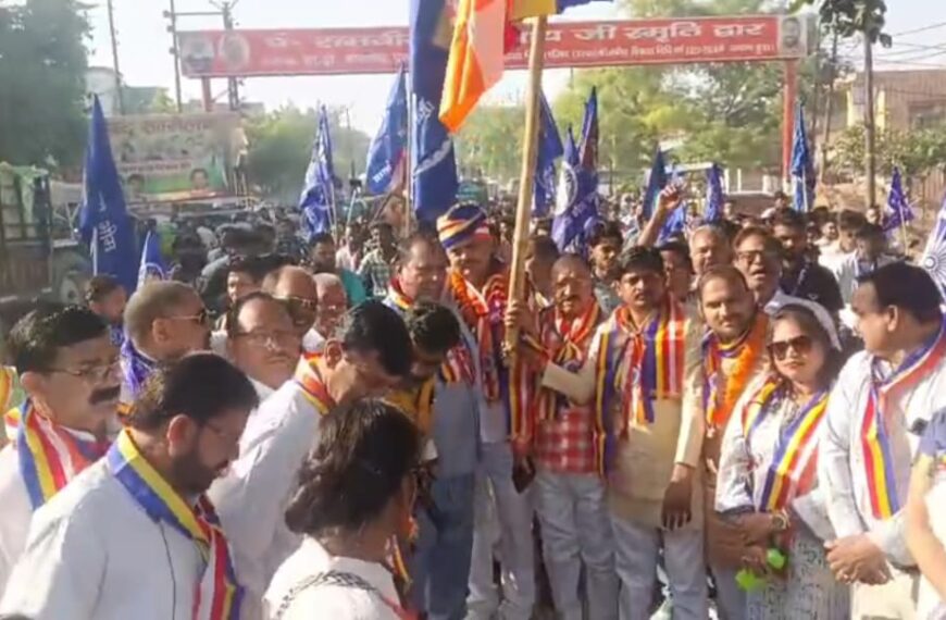 अंबेडकर जयंती पर निकली प्रभात फेरी, हजारों लोगों की भागीदारी