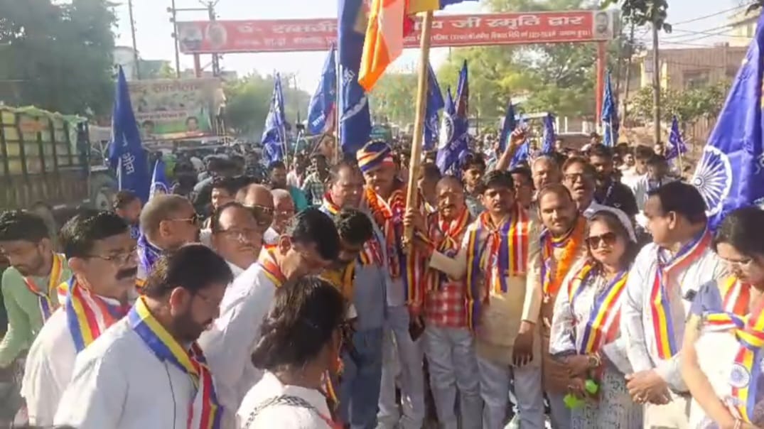 अंबेडकर जयंती पर निकली प्रभात फेरी, हजारों लोगों की भागीदारी