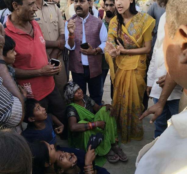 घायलों की मदद के लिए सदर विधायक अदिति सिंह ने रोका काफिला