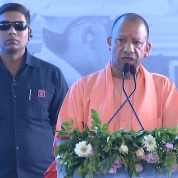 मुख्यमंत्री योगी ने टाटा मोटर्स प्लांट में 10&hellip;