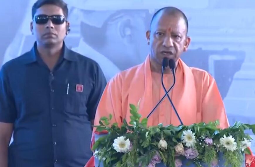 मुख्यमंत्री योगी ने टाटा मोटर्स प्लांट में 10 लाखवीं गाड़ी को किया फ्लैग ऑफ