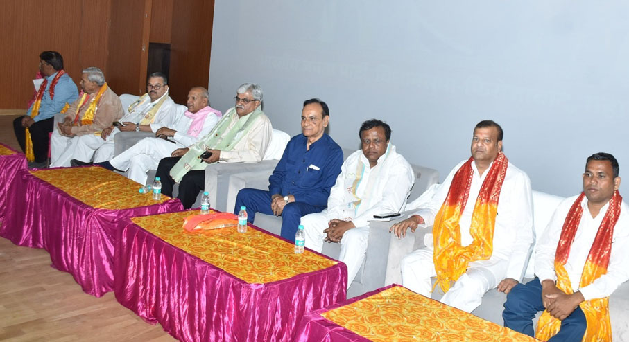 बाबा साहब के आदर्शों से सशक्त और समतामूलक समाज का निर्माण संभव: डॉ. सतीश दिवाकर