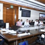 पीएनजी कनेक्शन में तेजी, अवैध शराब पर सख्ती के निर्देश