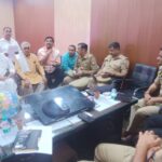 व्यापारियों और प्रशासनिक अधिकारियों की बैठक