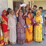 बिजली बिलों से परेशान ग्रामीणों का प्रदर्शन, स्मार्ट मीटर हटाने की मांग