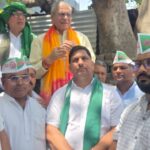 चुनाव समय पर कराने की मांग, मंत्री को सौंपा ज्ञापन