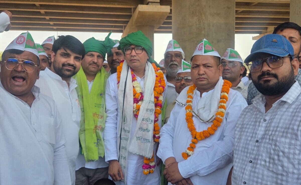 चुनाव समय पर कराने की मांग