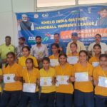 गौरव का क्षण : हैंडबॉल वुमेंस लीग में एस.जे.एस. पब्लिक स्कूल की टीम को रजत पदक