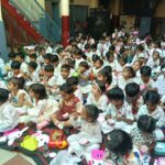 मिल्क डे पर बच्चों को किया गया जागरूक, आईसक्रीम पाकर खिले चेहरे