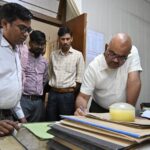 उपायुक्त उद्योग कार्यालय में औचक निरीक्षण में अनुपस्थित मिले कार्मिक