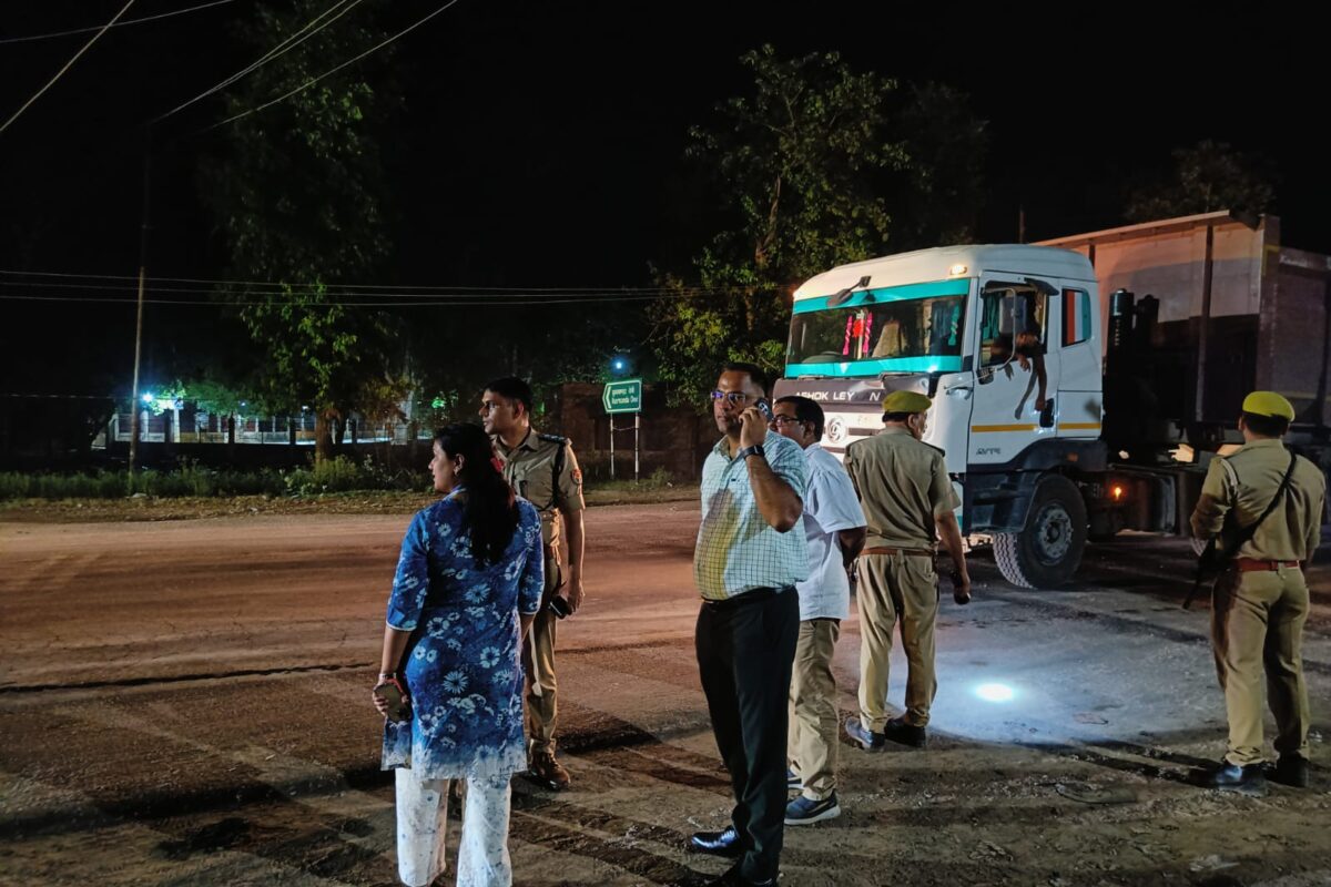 रात में सघन अभियान चलाकर वाहनों पर की कार्रवाई