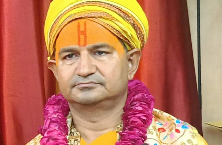 प्रेमानंद महाराज की मांग का संतों ने किया समर्थन