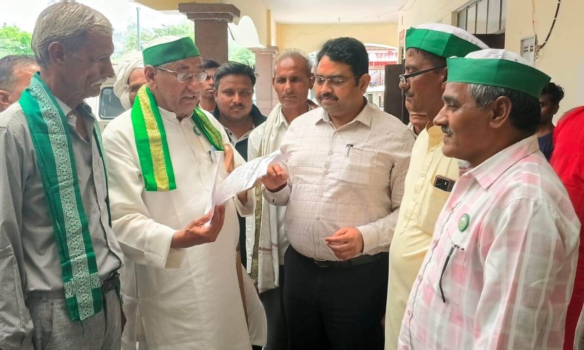 भाकियू का तहसील पर प्रदर्शन, सात सूत्रीय मांगों को लेकर सौंपा ज्ञापन