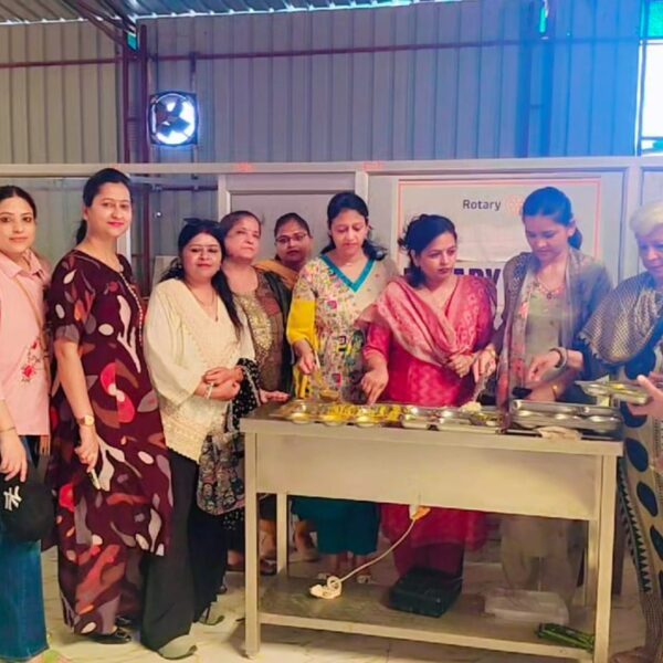 श्रमिक दिवस पर महिला शक्ति ने कराया भोजन&hellip;