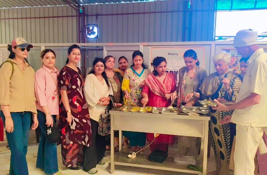 श्रमिक दिवस पर महिला शक्ति ने कराया भोजन वितरण कार्यक्रम