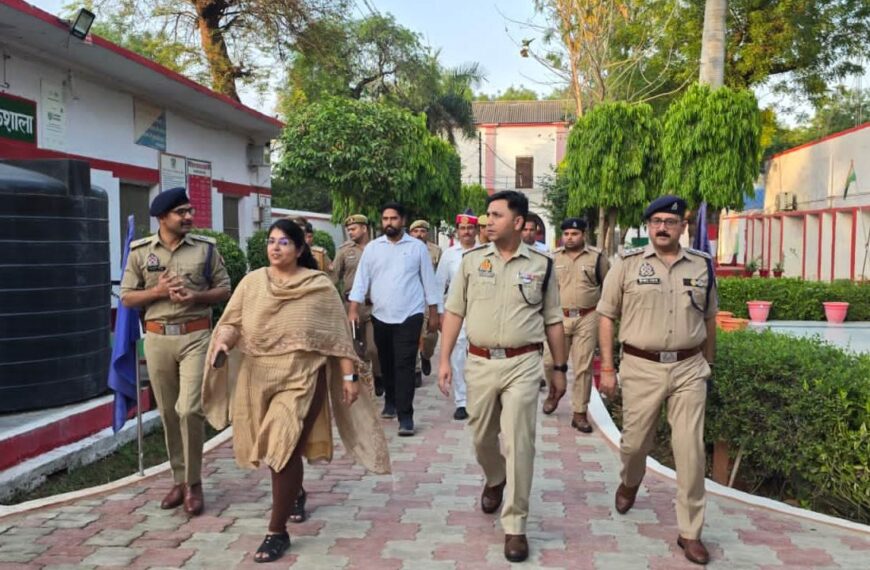 डीएम-एसपी ने जिला कारागार का किया निरीक्षण, व्यवस्थाओं का लिया जायजा