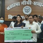 सदर विधायक ने 12 किसानों को क्षतिपूर्ति के डमी चेक किए वितरित