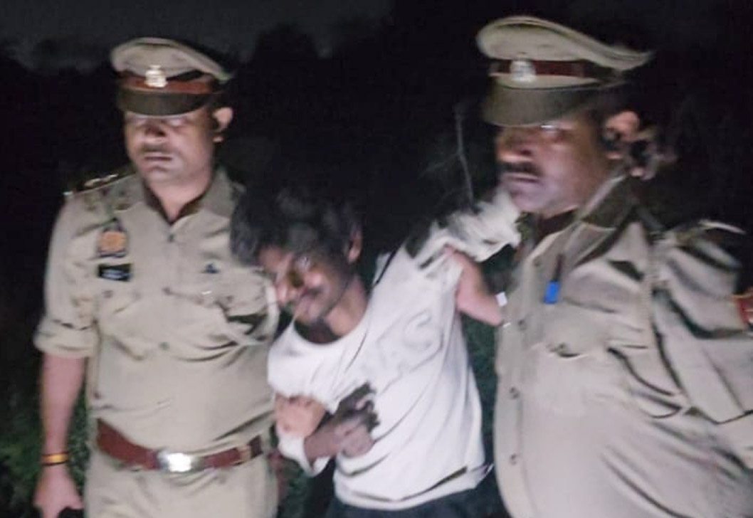 पुलिस मुठभेड़ में दो वाहन चोर गिरफ्तार, एक के पैर में लगी गोली