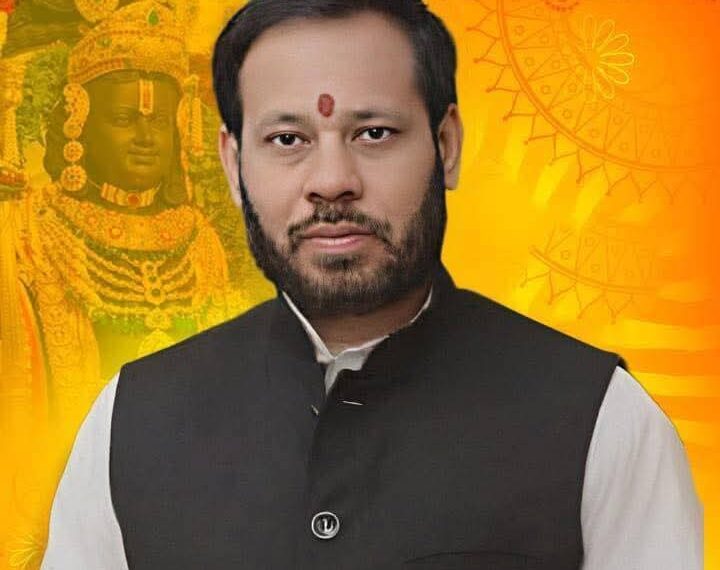 सियासत का सितारा: उत्तर प्रदेश की राजनीति में प्रभावशाली नेता बनकर उभरे मनोज पांडेय