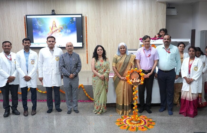 एम्स, रायबरेली ने कई गतिविधियों के साथ अंतर्राष्ट्रीय नर्स दिवस मनाया