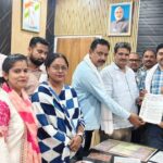 बेसिक शिक्षा अधिकारी को शिक्षक समस्याओं एवं प्रस्तावित शिक्षक समायोजन प्रक्रिया को लेकर सौंपा ज्ञापन