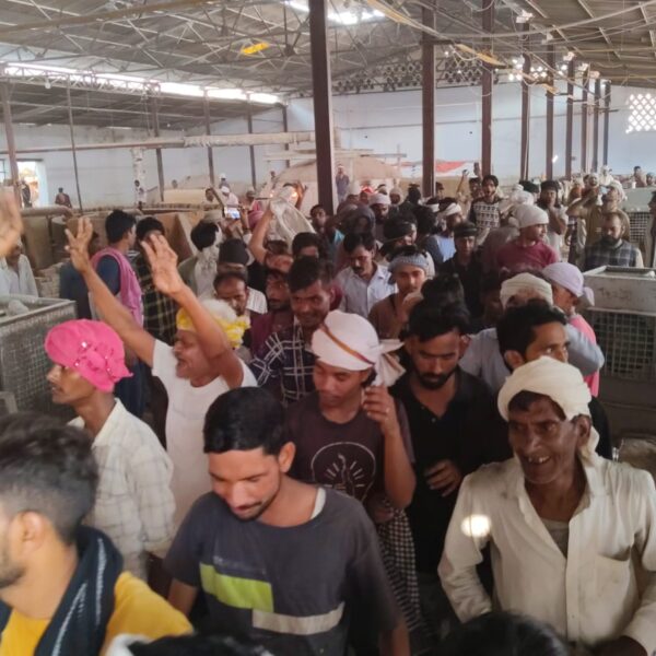 चूड़ी कारखानों में पोट भट्ठी मजदूरों ने किया…