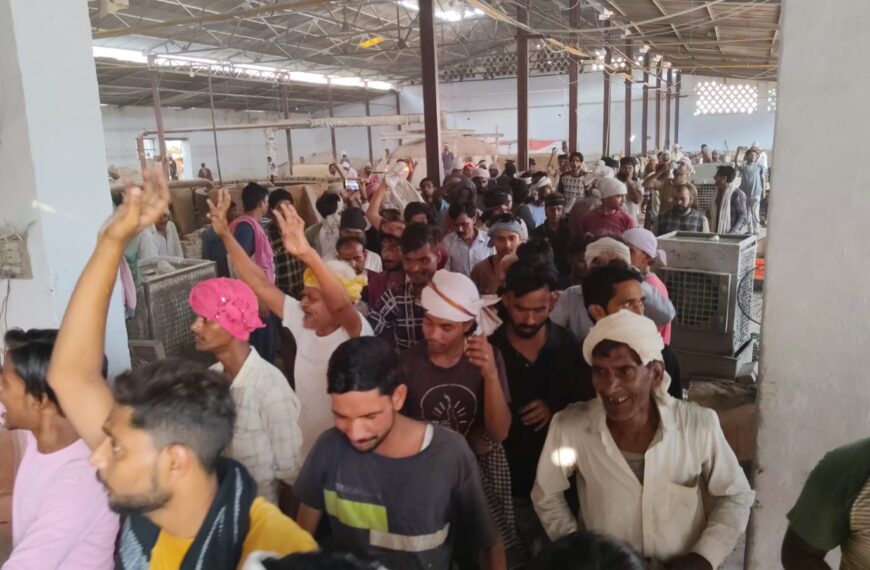 चूड़ी कारखानों में पोट भट्ठी मजदूरों ने किया कामबंद, कई फैक्ट्रियों में काम ठप