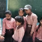 अभिभावकों से संपर्क बनाकर विद्यालय में छात्र नामांकन बढ़ाने पर जोर