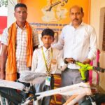श्याम सुंदर इंटर कॉलेज के छात्र-छात्राओं को मिली साइकिल, खुशी से खिल उठे चेहरे