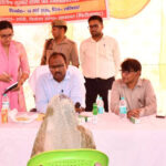 ग्राम चौपाल में जिलाधिकारी ने सुनी समस्याएं, निस्तारण के दिए निर्देश