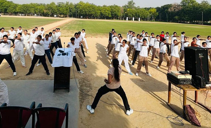 महिला आरक्षियों को दिए गए आत्मरक्षा के गुर