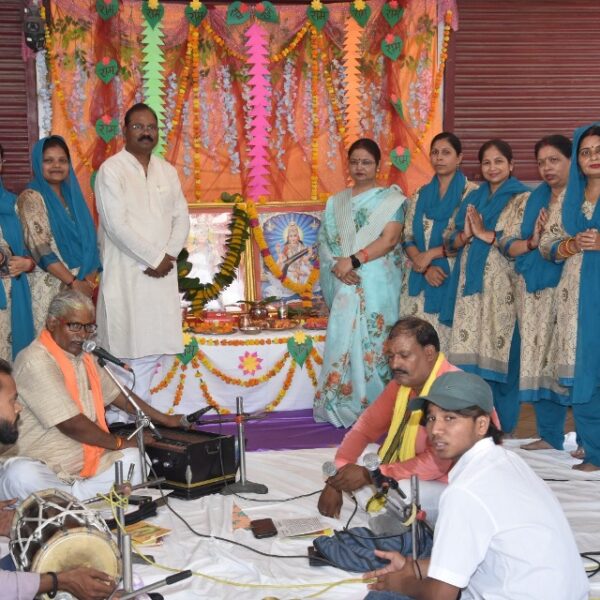 सुंदरकाण्ड पाठ से भक्तिमय हुआ वातावरण, प्रसाद वितरण&hellip;