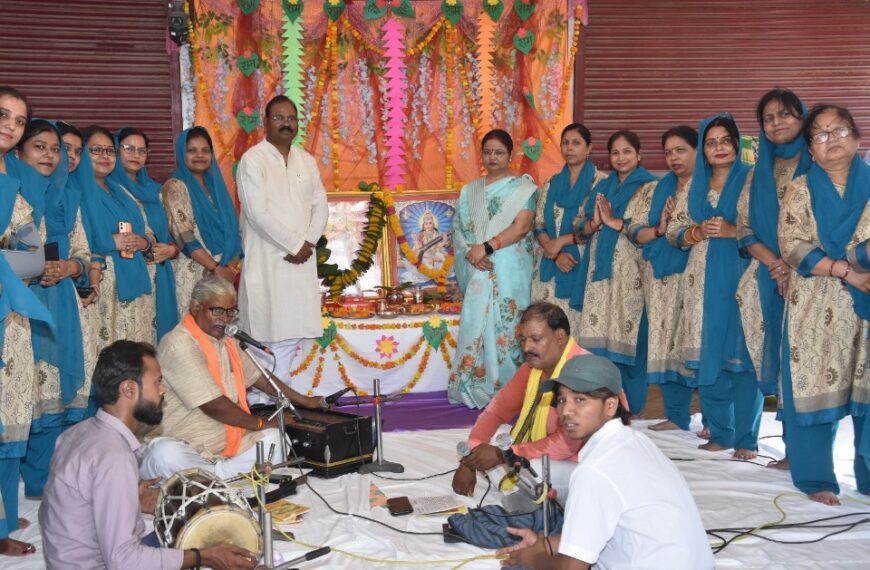 सुंदरकाण्ड पाठ से भक्तिमय हुआ वातावरण, प्रसाद वितरण में उमड़ी श्रद्धालुओं की भीड़