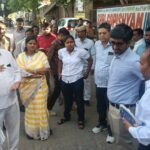 महापौर और नगर आयुक्त ने वार्डों का किया निरीक्षण, पेयजल संकट और गड्ढों पर जताई नाराजगी
