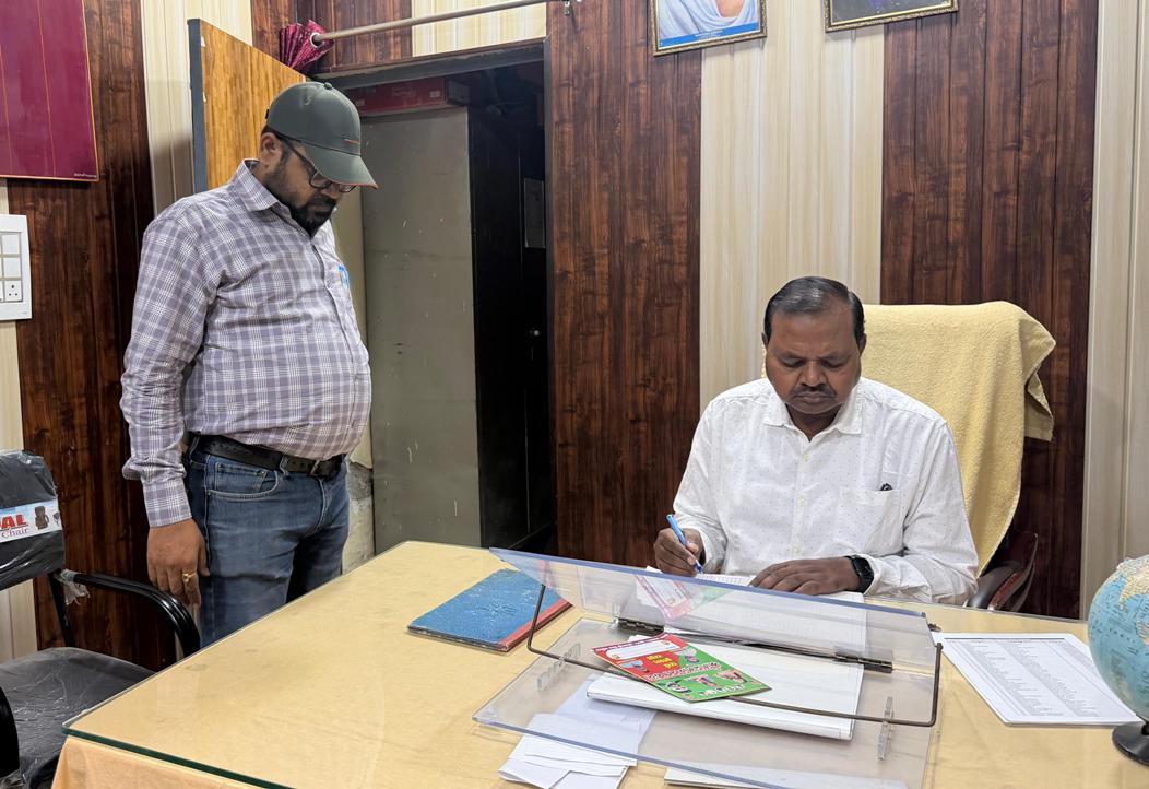 स्वास्थ्य केंद्रों के औचक निरीक्षण में कई कर्मचारी अनुपस्थित, वेतन रोकने के निर्देश