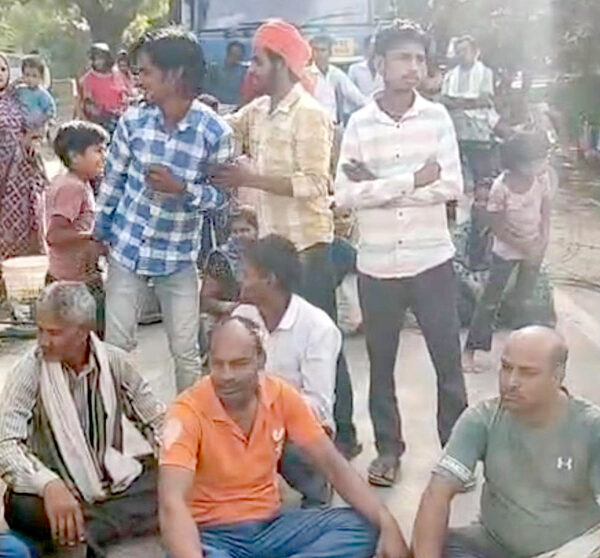 फतेहाबाद रोड पर पानी की समस्या को लेकर&hellip;