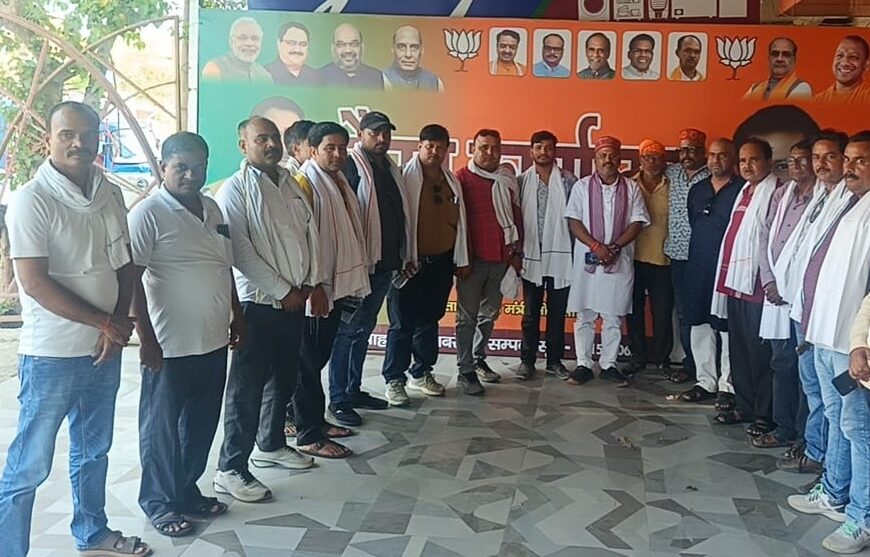 हिंदी पत्रकारिता दिवस पर पत्रकार सम्मान समारोह आयोजित