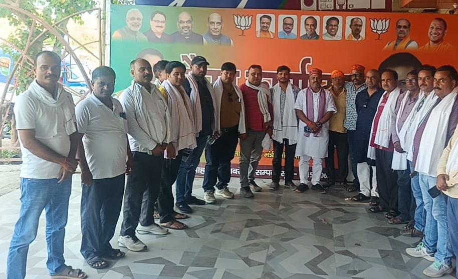 हिंदी पत्रकारिता दिवस पर पत्रकार सम्मान समारोह आयोजित