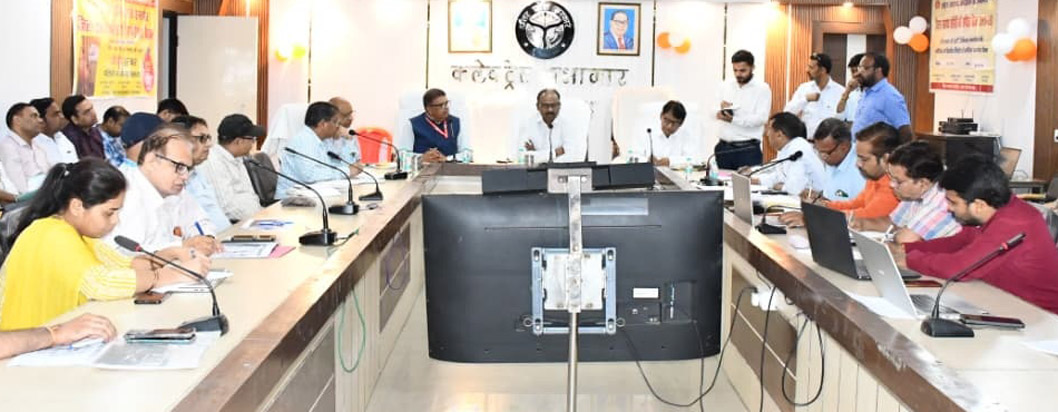 फिरोजाबाद में अवैध अस्पतालों और अप्रमाणित डॉक्टरों के खिलाफ चलेगा अभियान: डीएम