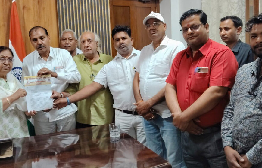 ग्रीष्मकालीन खाद्य पदार्थों पर खाद्य विभाग की सख्ती, आइसक्रीम व पेय पदार्थों के नमूने लिए