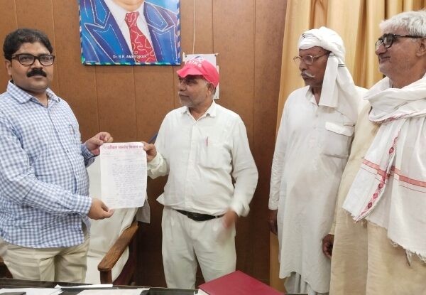 कृभको प्रभारी की कथित मनमानी से किसानों में&hellip;