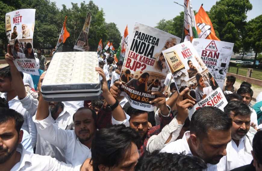 NEET परीक्षा रद्द होने पर दिल्ली में जबरदस्त प्रदर्शन