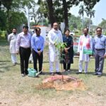 वृक्षारोपण कर पर्यावरण संरक्षण का दिया संदेश
