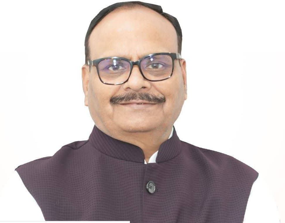 जिला अस्पताल में मरीज से दुर्व्यवहार का वीडियो वायरल, डिप्टी सीएम ने कर्मचारी को किया&hellip;