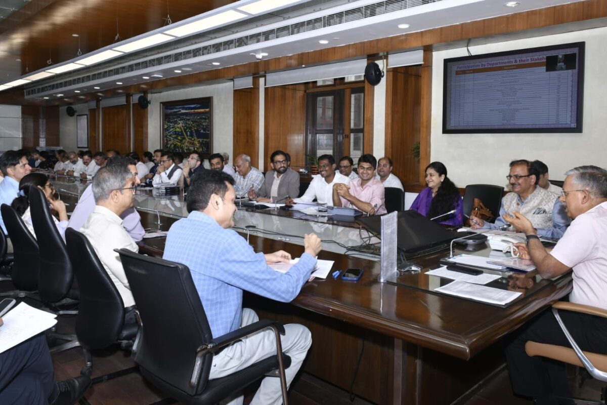 मुख्य सचिव ने यूपी इंटरनेशनल ट्रेड शो-2026 की तैयारियों की समीक्षा की
