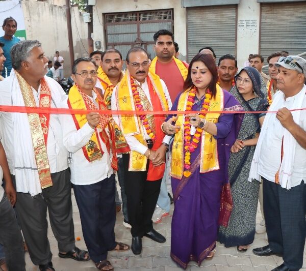 तीन नई सड़कों और नालियों का लोकार्पण, वर्षों&hellip;