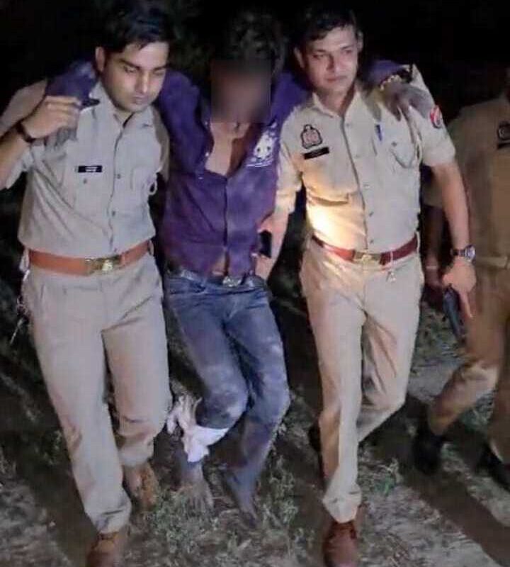 15 हजार का इनामी अंतरराज्यीय चोर पुलिस मुठभेड़ में गिरफ्तार