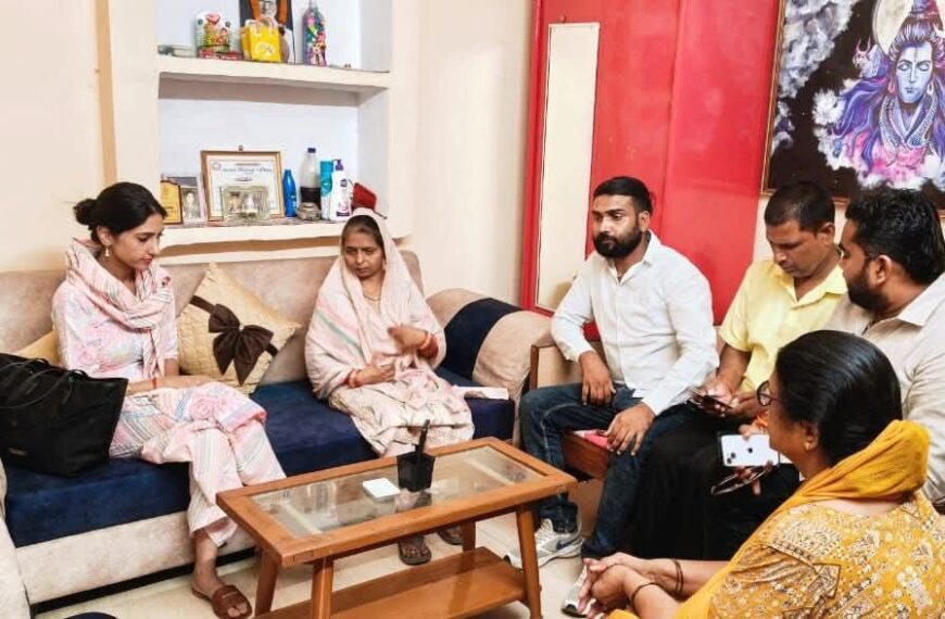 शोक संतप्त परिवारों से मिलीं विधायक अदिति सिंह