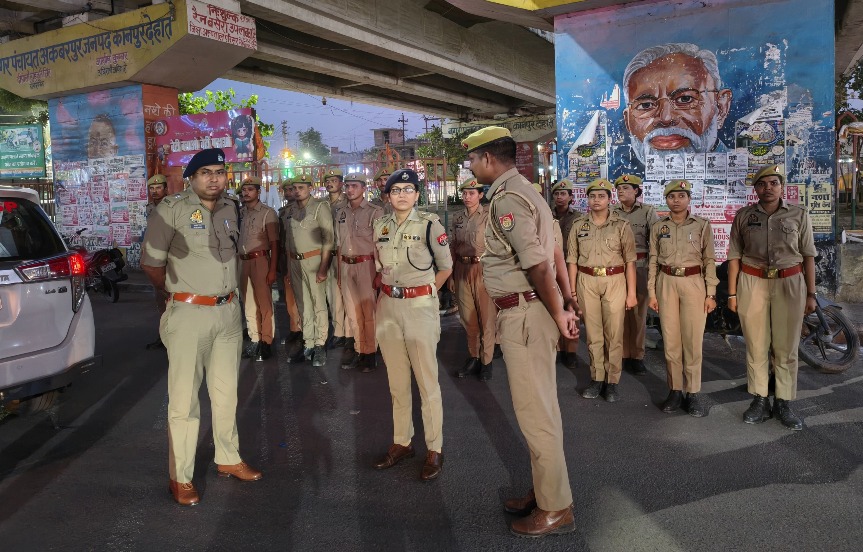 मोहर्रम को लेकर पुलिस का फ्लैग मार्च, सुरक्षा व्यवस्था का लिया जायजा