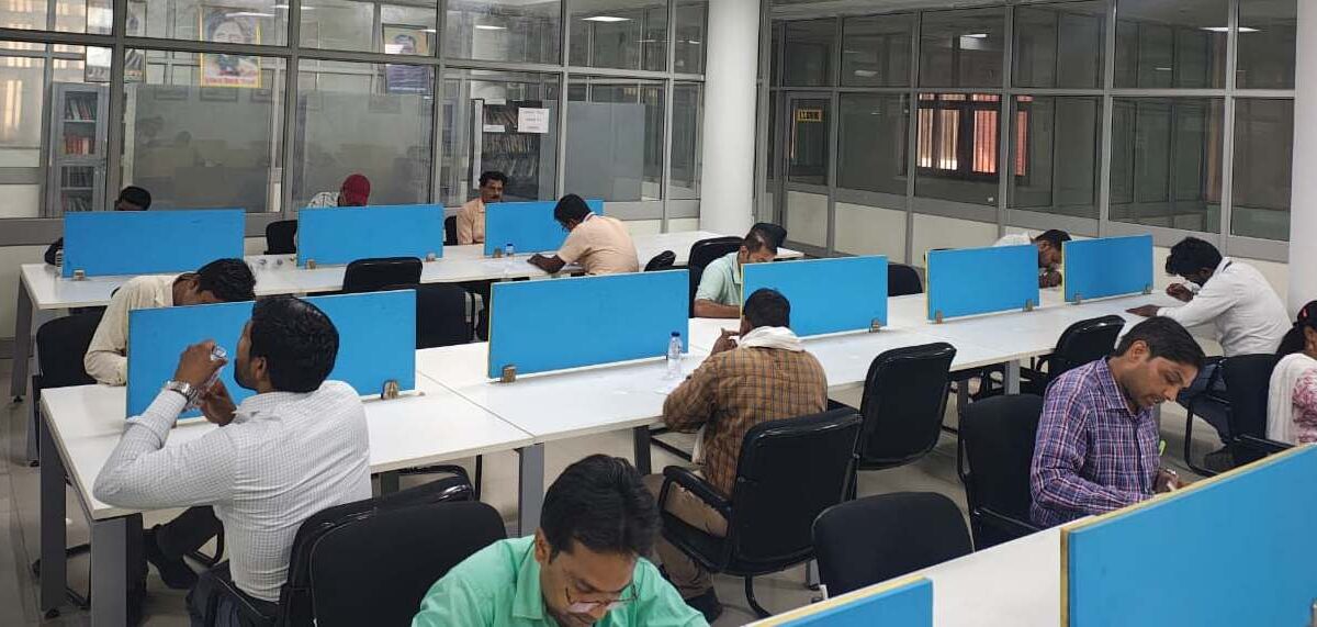 आरेडिका में हिंदी निबंध, टिप्पण एवं प्रारूप लेखन तथा वाक् प्रतियोगिताओं का आयोजन